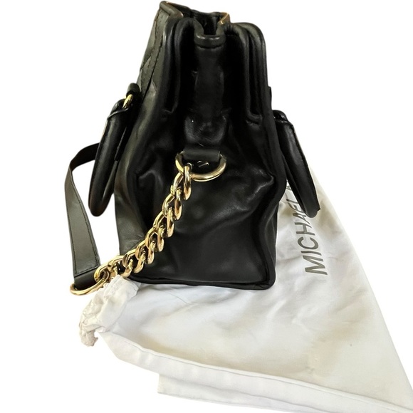 Michael Kors Hamilton
Satchel Center Quilt Black Gold Lock n Key Purse Handbag - Picture 9 of 16